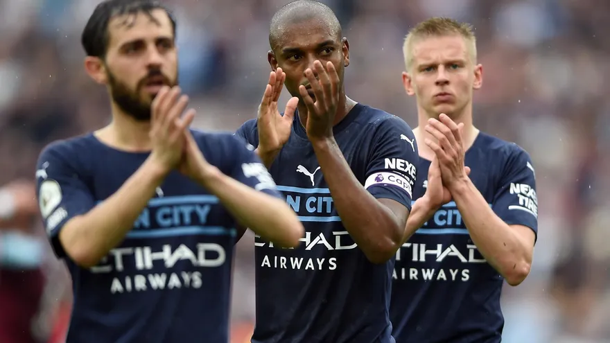 Bernardo Silva, Fernandinho y Oleksandr Zinchenko, jugadores del City.