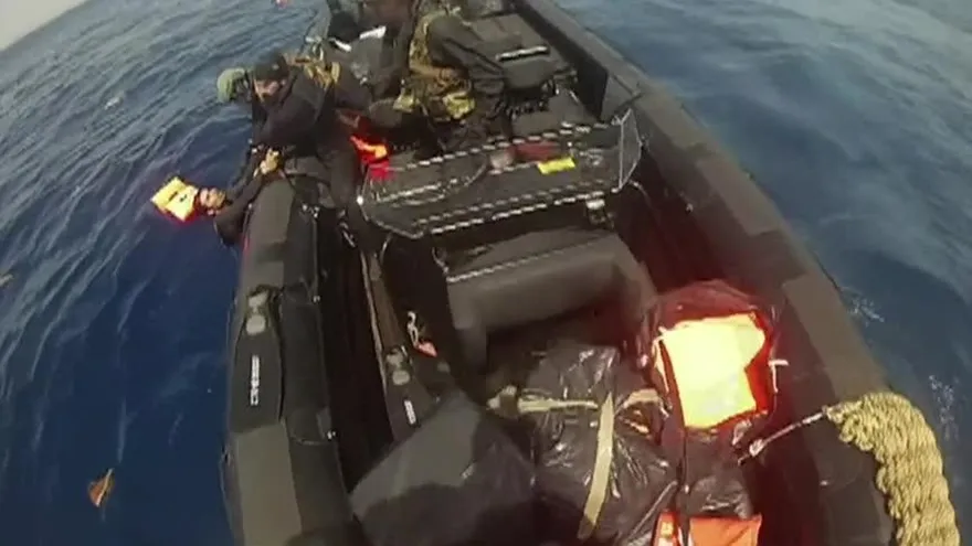 Centenar de inmigrantes naufragan en el Canal de Sicilia