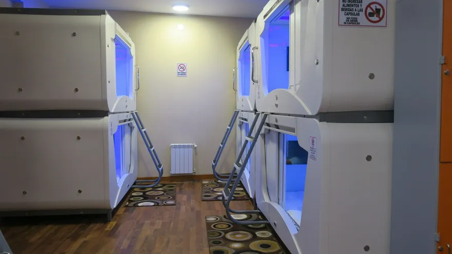 Vista de las cápsulas del hotel "Prado capsule" este martes, en La Paz (Bolivia)