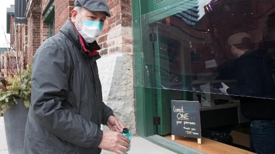 Investigadores canadienses estudian drogas para reducir las complicaciones de COVID-19