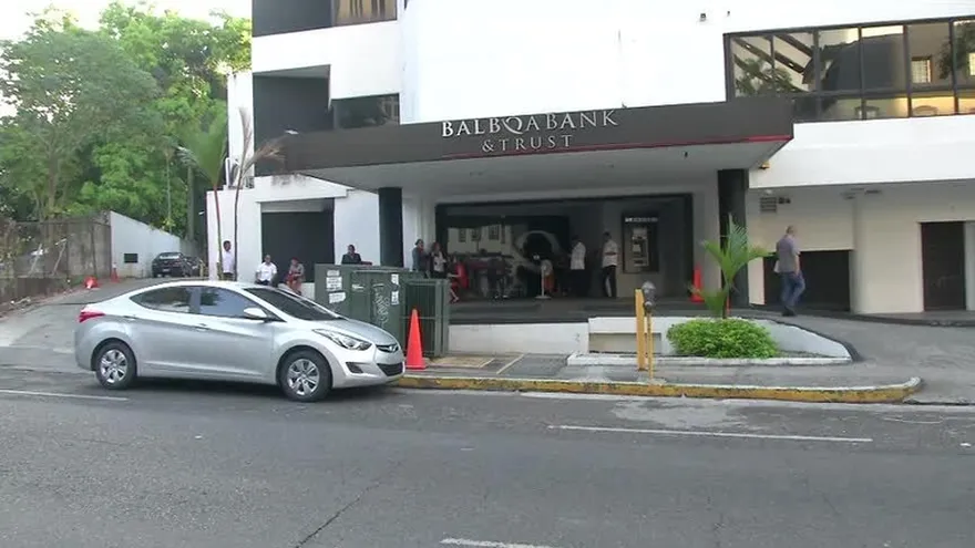 Autoridades buscan nueva licencia para banco