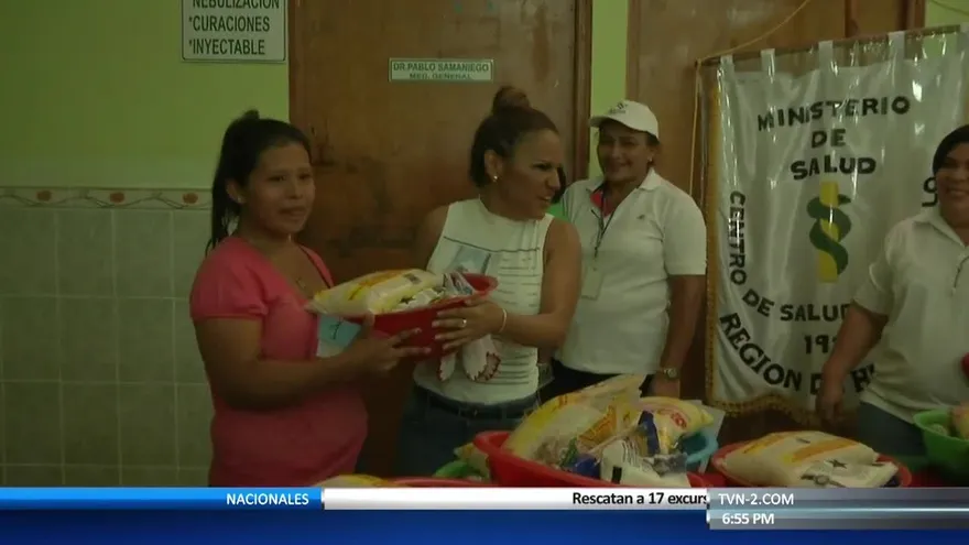 Samy y Sandra Sandoval comparten con familias de Monagrillo