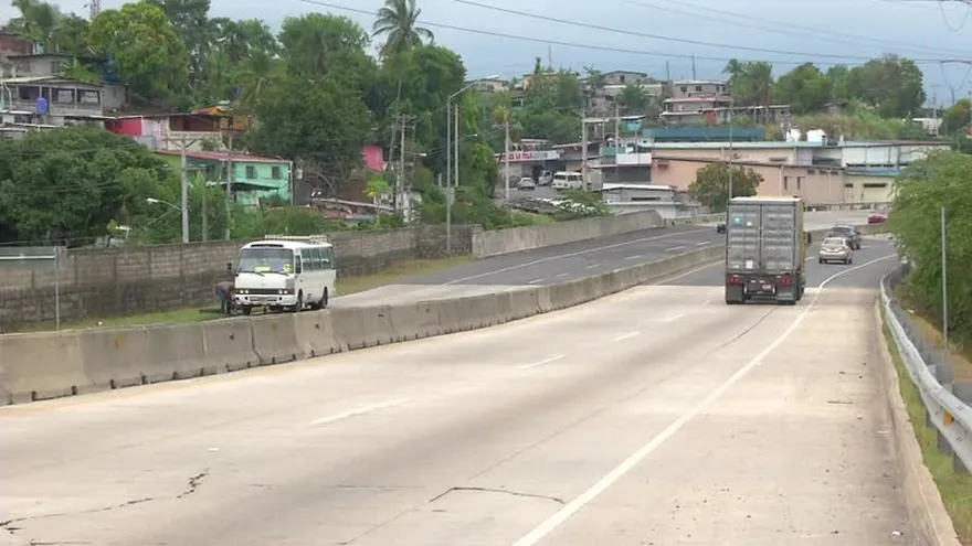 Peligro al cruzar las vías de los corredores