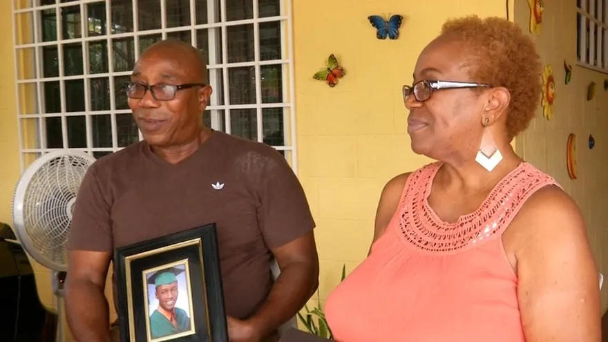 Familia de Alonso Edward, orgullosa de sus triunfos