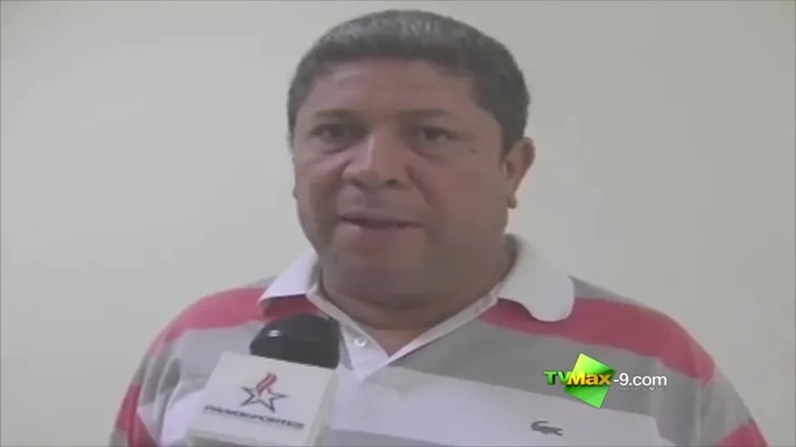 Fina no reconoce a Franz Weber