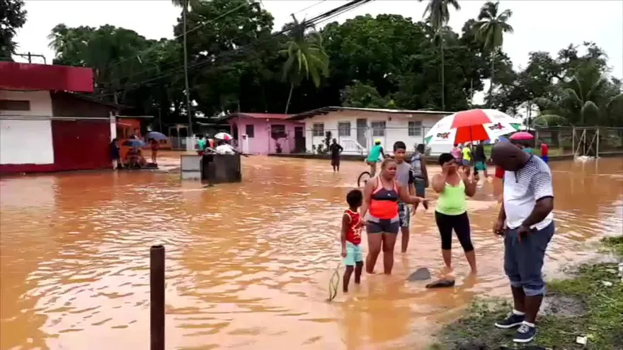 Panamá es afectada por onda tropical