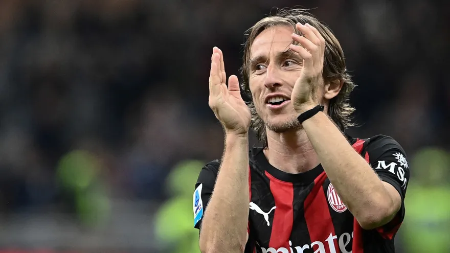 Luka Modric renews AC Milan contract for one more season