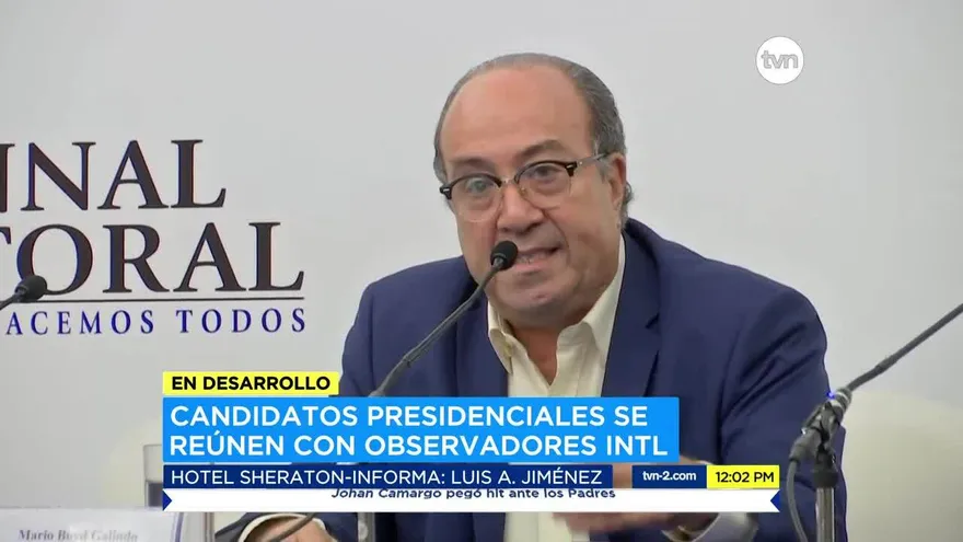 Aspirantes a la presidencia se reúnen con observadores internacionales