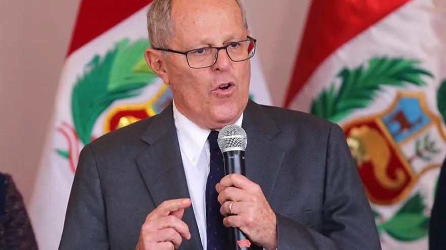 En la imagen un registro del presidente de Perú, Pedro Pablo Kuczynski, quien afirmó que Donald Trump lo invitó personalmente a viajar a Washington y que se reunió con él a solas por quince minutos.