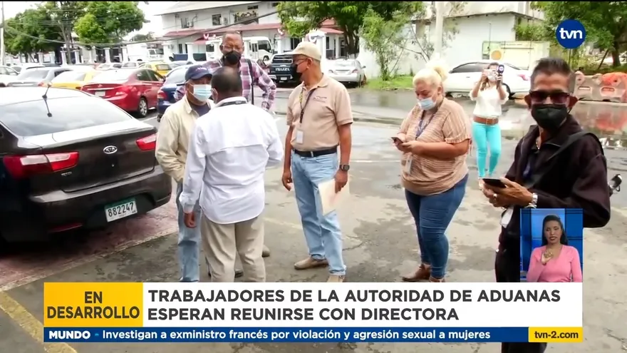 Representantes de aduaneros en paro se reúnen con Directora