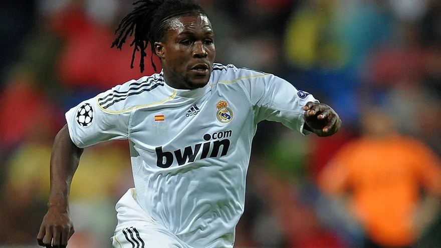 El Racing Murcia, de Tercera, ficha al holandés Drenthe, ex del Real Madrid