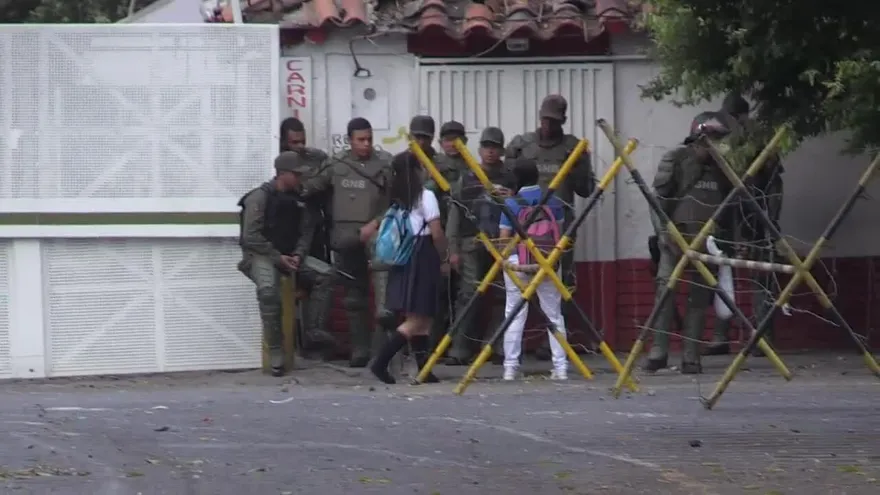 Niños venezolanos piden reabrir frontera para ir a la escuela