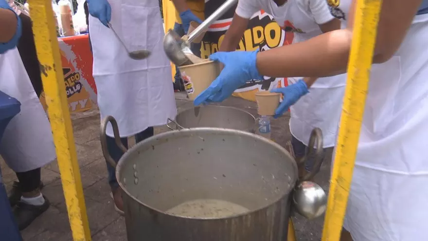 Venta de comida en el mercado San Felipe Neri