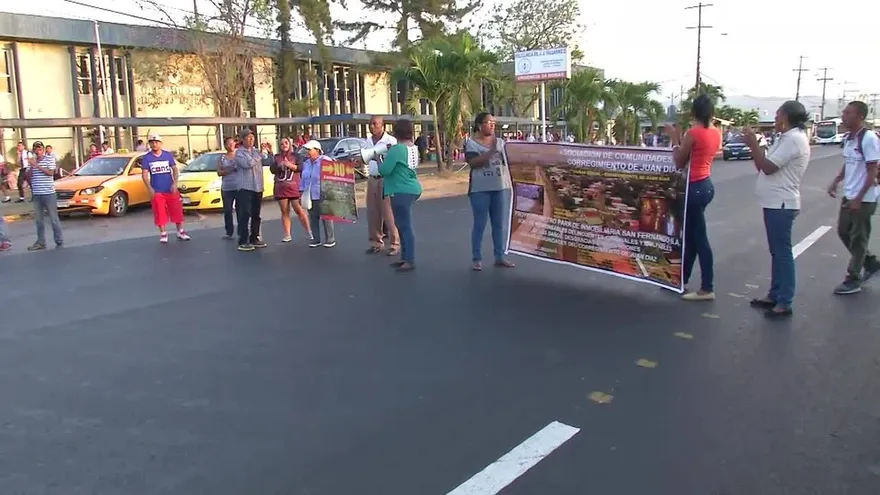 Protestan contra relleno en el sector de “La Gallinaza”
