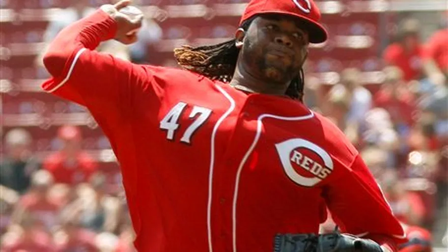 MLB: Rojos 9, Padres 4; Cueto mantiene a raya a Padres