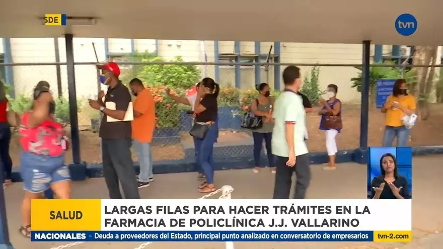 Denuncian largas filas para solicitar medicamentos en policlínica Dr. J.J. Vallarino
