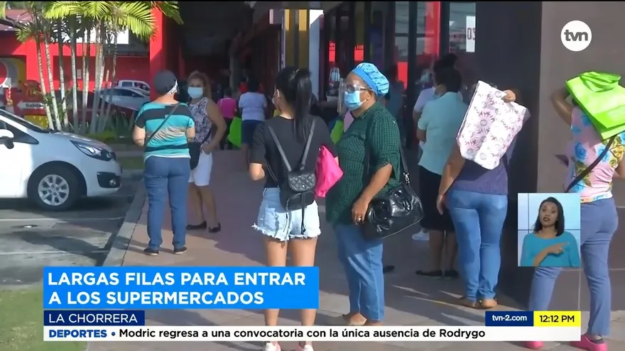 Mujeres abarrotan supermercados de Arraiján y La Chorrera