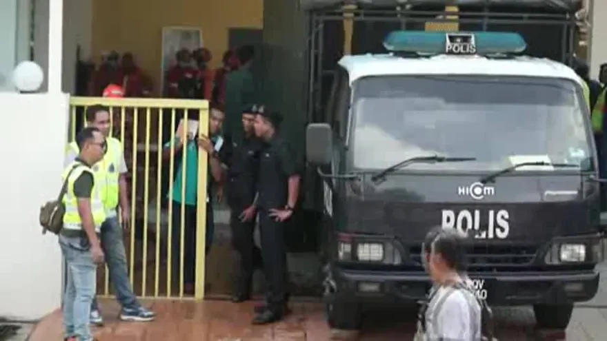 Una veintena de muertos por incendio de escuela en Malasia