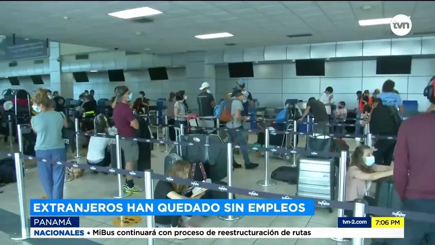 Extranjeros abandonan el país en medio de pandemia