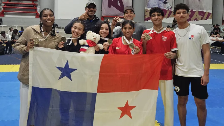 El taekwondo panameño regresa cargado de medallas de México