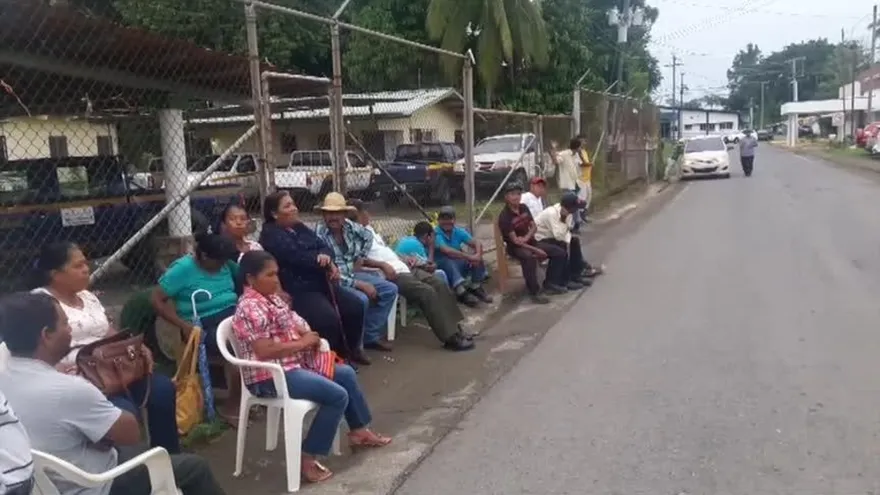 Productores en Bocas del Toro se toman instituciones del Estado