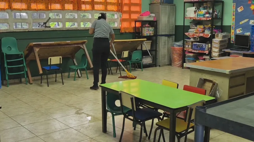 Parents denounce flooding at La Chorrera school