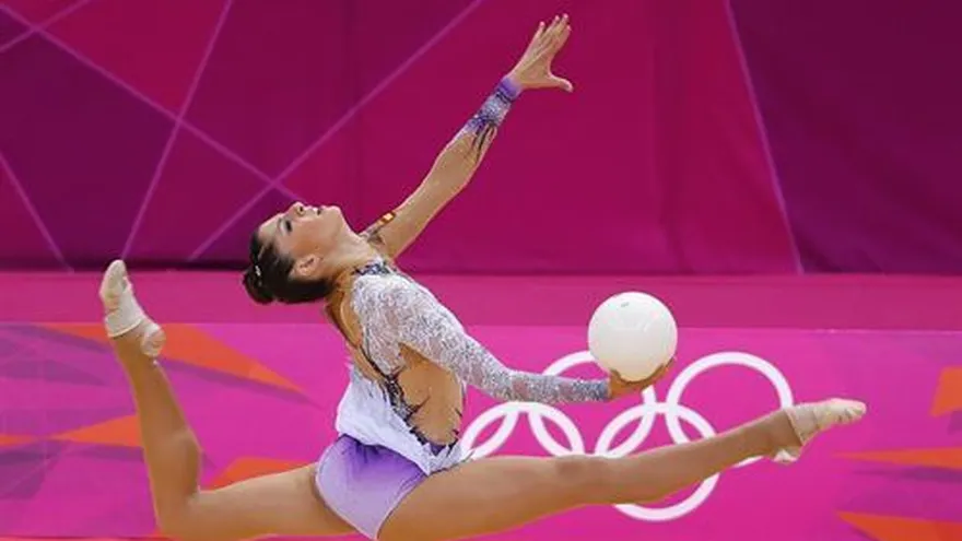 Rodríguez queda en el puesto 15 tras dominio ruso