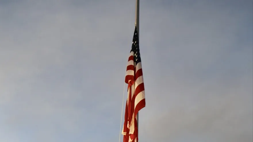 Izada de la bandera de Estados Unidos en su embajada en Caracas, Venezuela