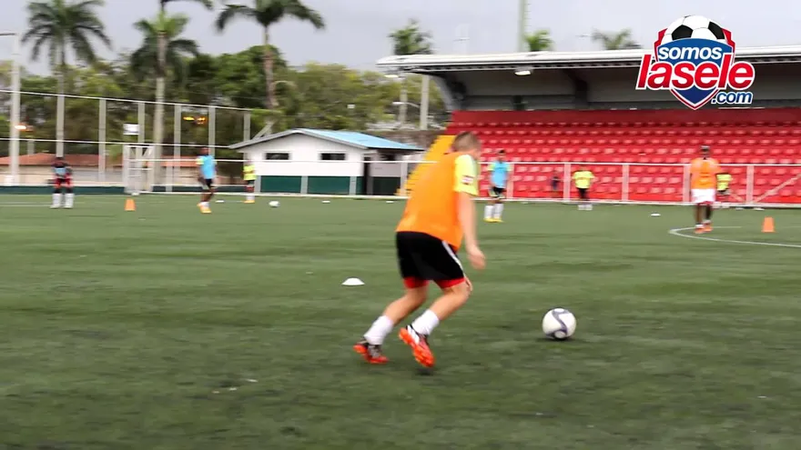 Juan Carlos Cubilla entrenador de la Sub-17 evalúa el grupo del Premundial de Honduras
