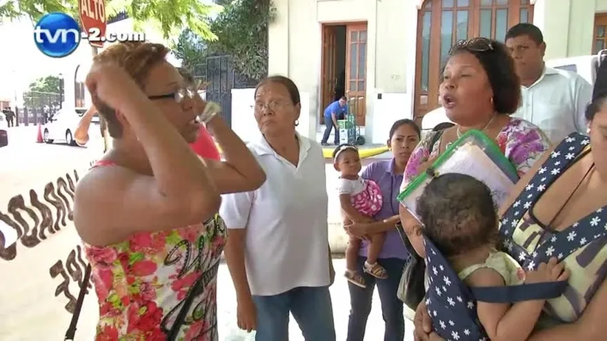 Residentes de San Felipe protestan cerca de la presidencia