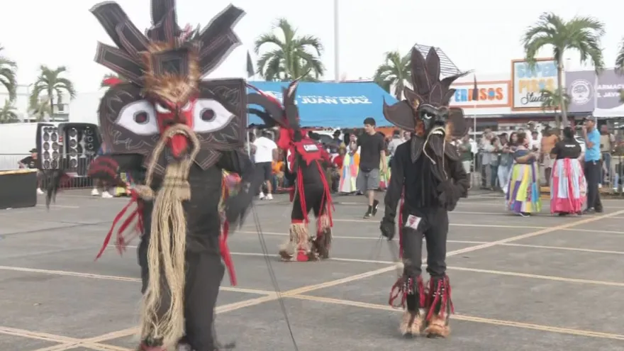 Realizan tradicional bautizo de diablos en Los Pueblos