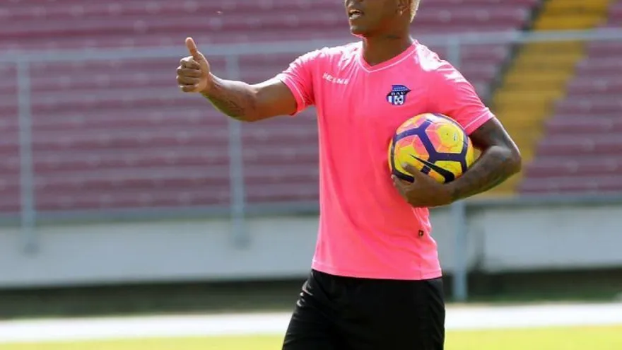 Atlético Huila estaría tras los pasos el panameño Nelson Barahona | Agencias