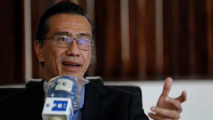 David Morales, exprocurador de derechos humanos de El Salvador, habla en entrevista con Efe el 7 de enero de 2021, en San Salvador (El Salvador).