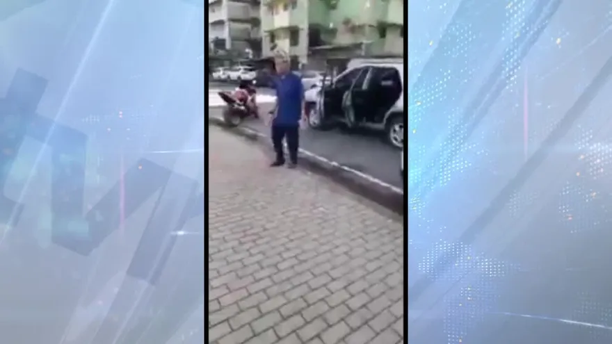 Graban a un hombre intentando sustraer adoquines de proyecto en Colón