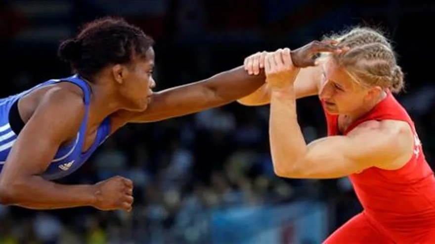 Colombiana Rentería repite bronce olímpico en lucha libre