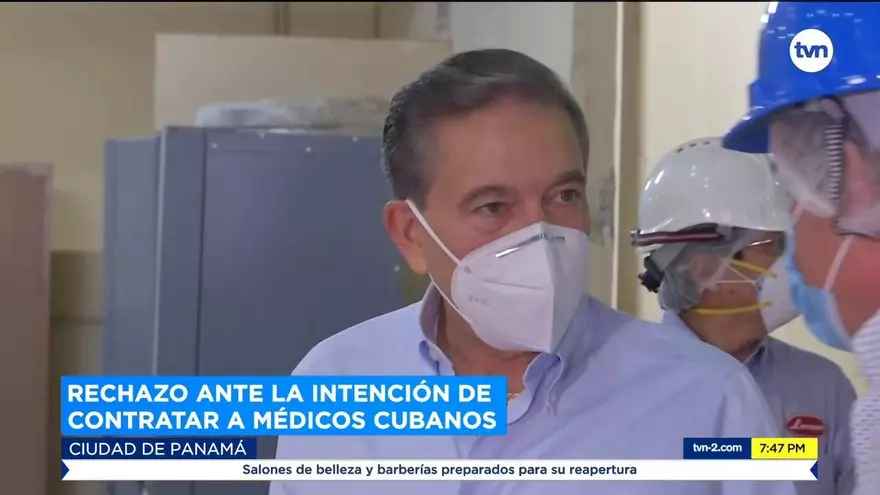 Rechazan intención de contratar médicos cubanos