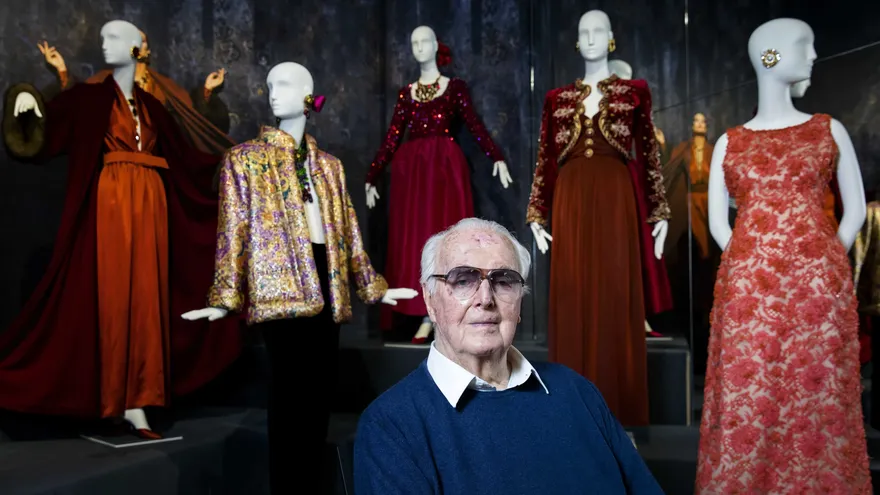 Fotografía de archivo del 23 de noviembre de 2016 que muestra al diseñador de moda francés Hubert de Givenchy