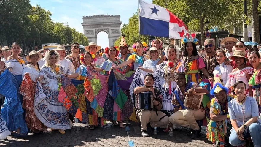 Panama participates for the first time in the Paris Tropical Carnival