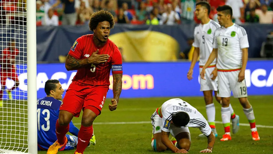 Román, goza de liderazgo.