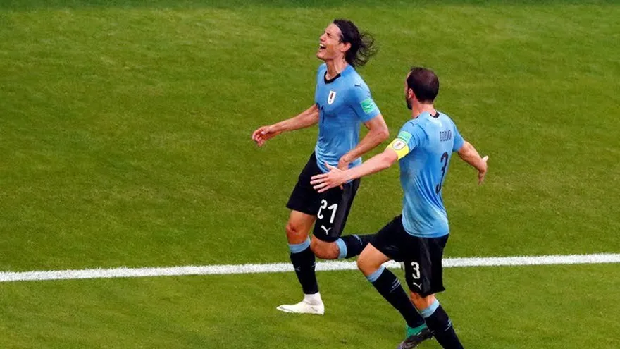 Gol de Edinson Cavani. Uruguay 3-0 Rusia