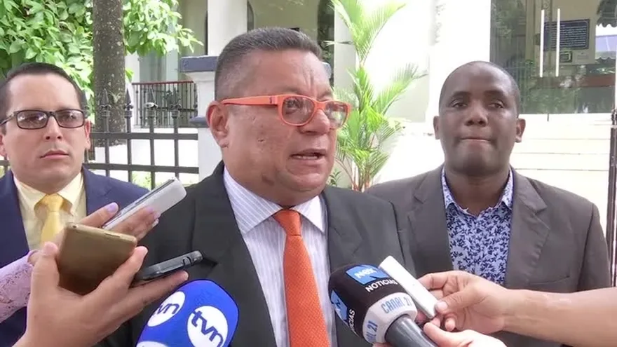 Justino González, abogado que presentó la queja.