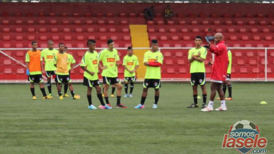 Jorge Dely y su cuerpo técnico no se detienen, entrenan a buen ritmo