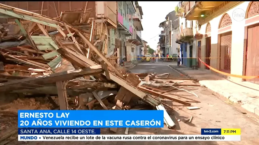 Casa se desploma en Santa Ana.