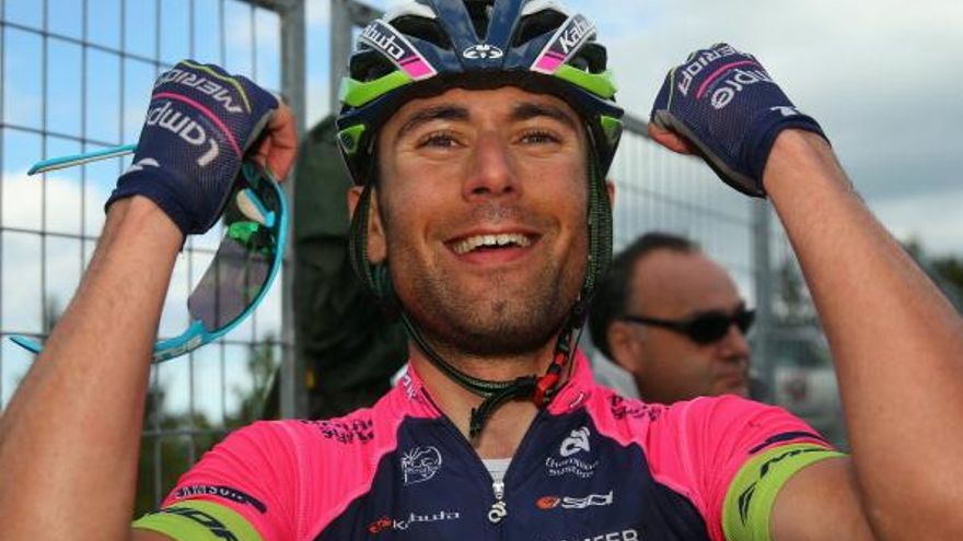 Ulissi gana su segunda etapa del Giro.