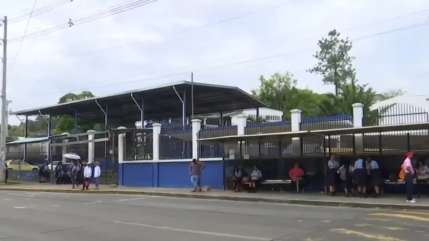 Sólo nueve planteles suspendieron clases este lunes