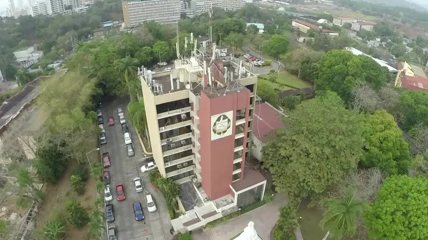 Ofrecen becas y carreras técnicas en la Universidad de Panamá