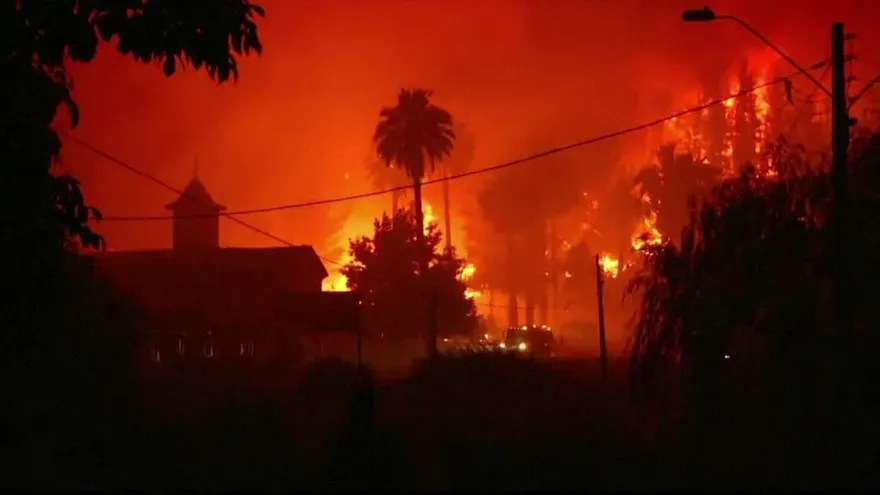 Chile pide ayuda internacional para controlar feroces incendios