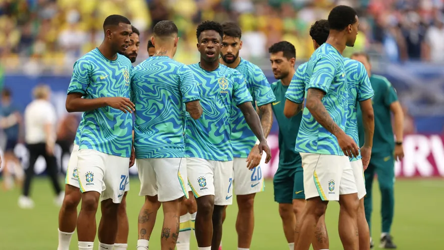 Jugadores de la selección de Brasil en calentamiento