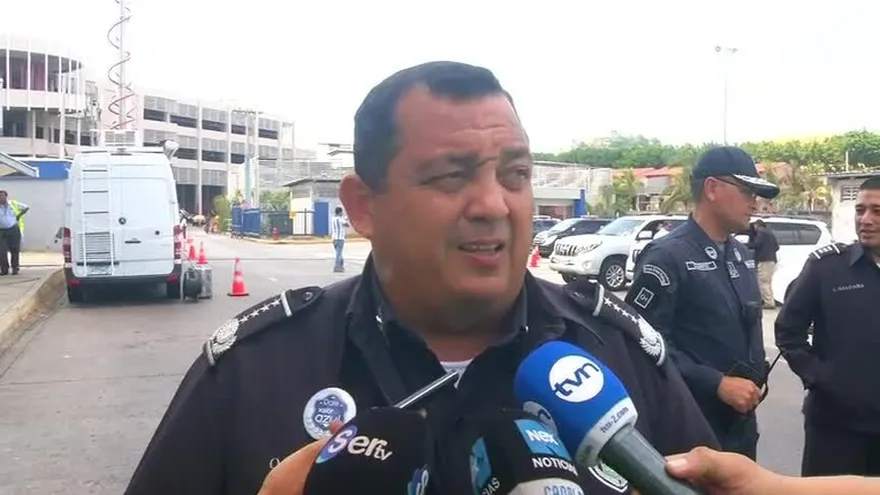 Detienen a una persona por homicidio en estacionamiento de iglesia