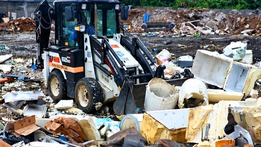 Aproximadamente 470 toneladas de basura por semana se extraen de los afluentes